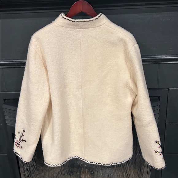 VINTAGE Embroidered Wool Cream Jacket with Floral Design - Picture 5 of 7